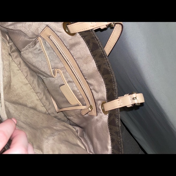 Michael Kors Jet set Purse - Picture 6 of 7